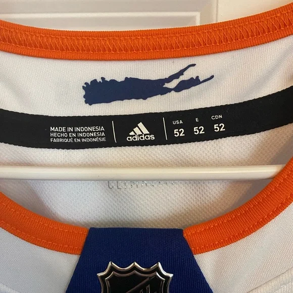 New York Islanders Alternate Jersey - Picture 3 of 4